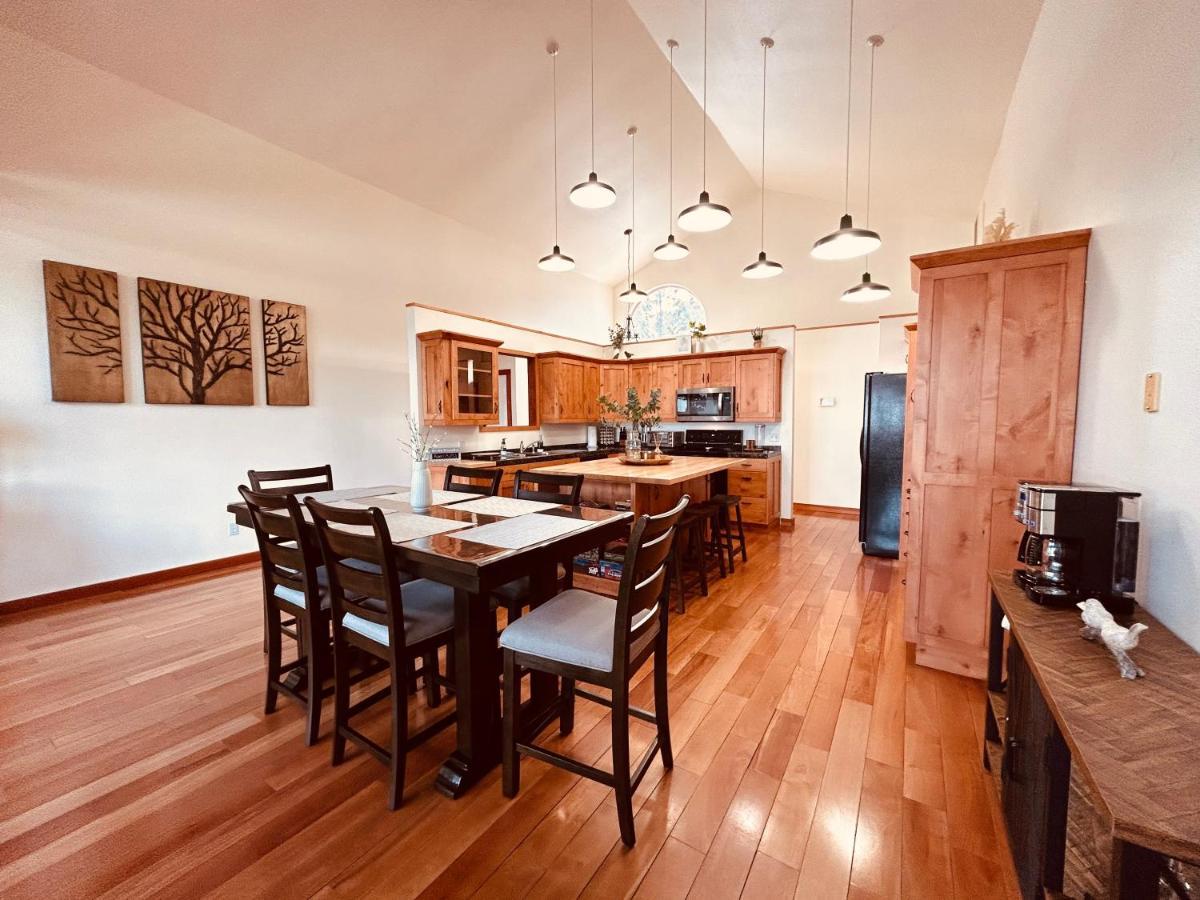 Twin Pines Cabin In Wilderness Ranch On Hwy 21, Amazing Views, 20 Ft Ceilings, Fully Fenced Yard, Pet Friendly, , Go Paddle Boarding At Lucky Peak, Or Snowshoeing In Idaho City And Take In The Hot Springs, Sleeps 10! Boise Exterior foto